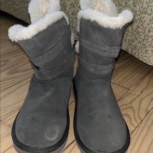 Gray boots by Koolaburra by Ugg